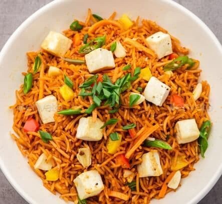 Schezwan Paneer Noodles/Rice